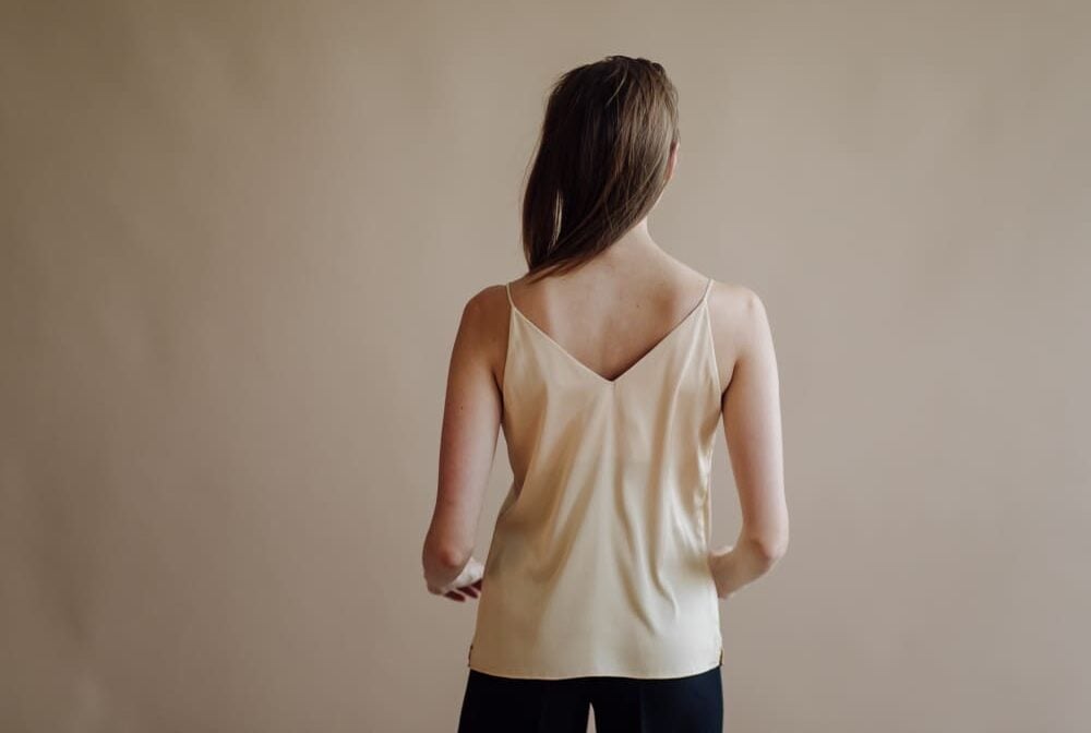 Porter des vêtements à l’envers Signification spirituelle (2024)